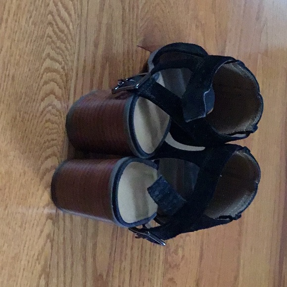 **SALE** Franco Sarto black suede-like size 8M - Picture 3 of 6